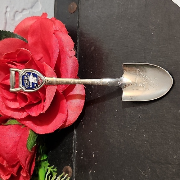 MINNESOTA Souvenir Spoon - Picture 1 of 6
